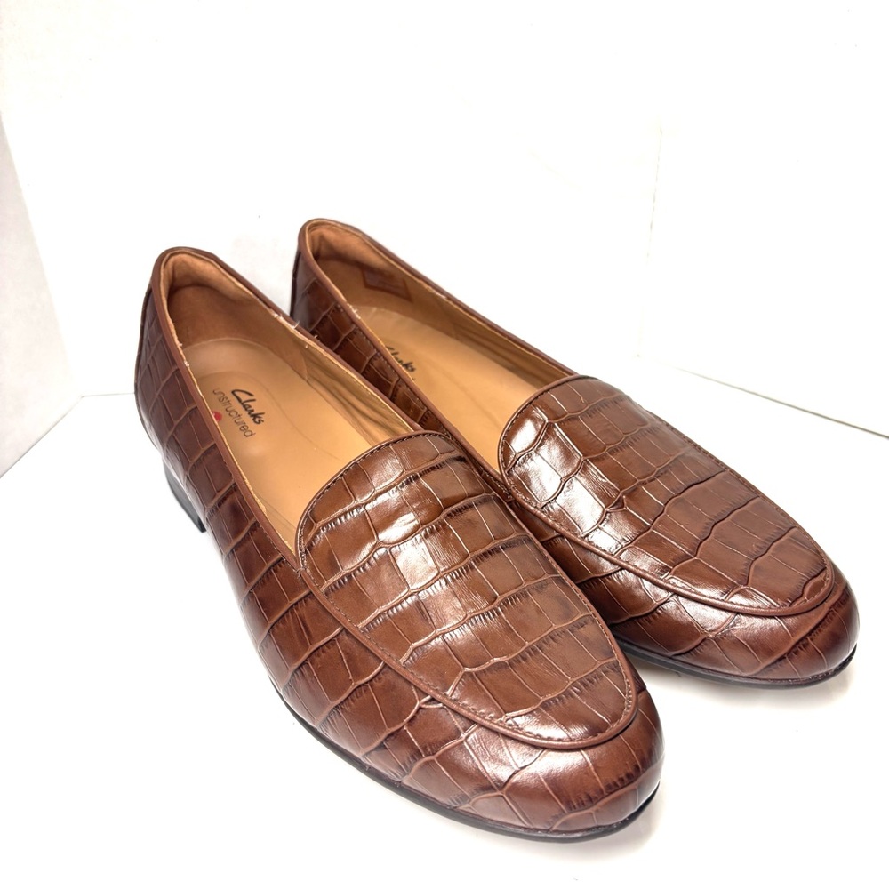 Clarks Women's Brown Croc-Embossed Leather Loafers